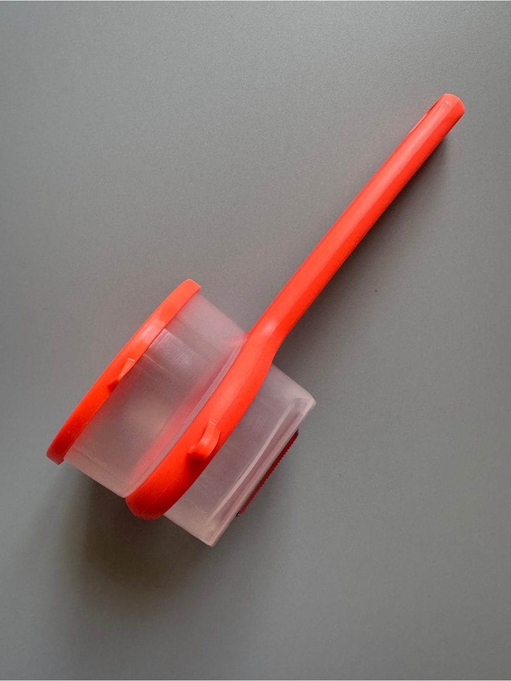 Vegetable Peeler with Built-In Storage Container